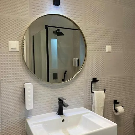 Daire Academy Of Art *