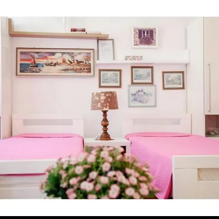 Daire Academy Of Art