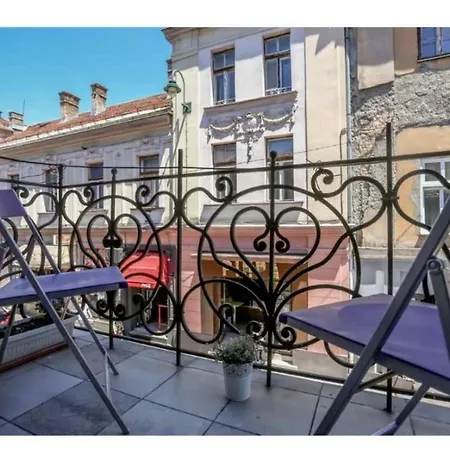 Academy Of Art 塞拉耶佛